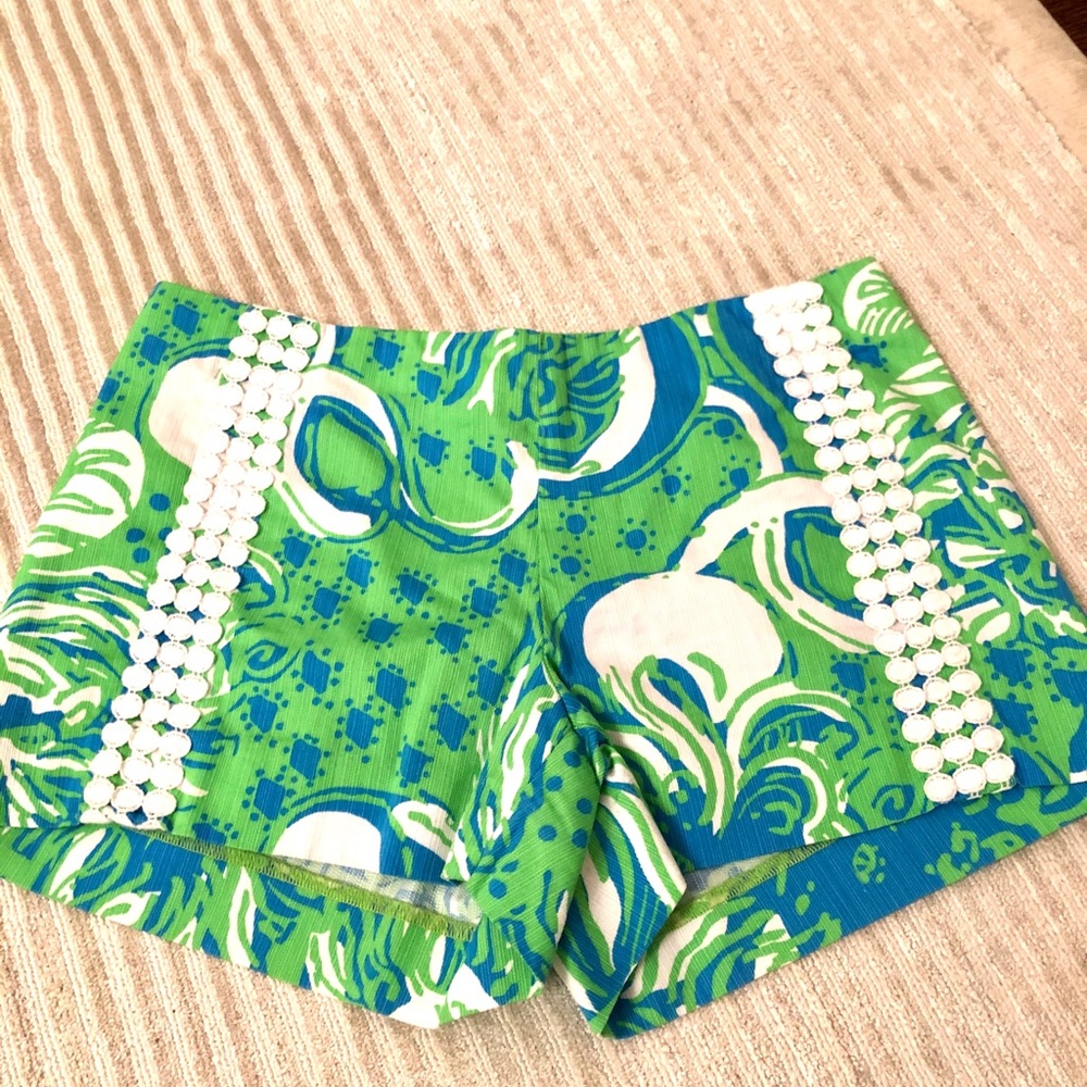 Lilly Pulitzer printed shorts size 2